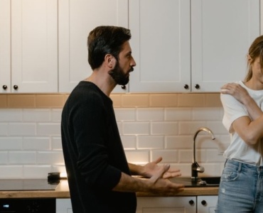 Quando sparisce e poi ritorna: cosa significa davvero e come proteggere il tuo cuore