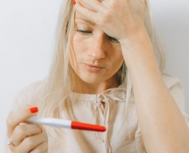 Ansia dopo il parto: riconoscere i segnali e ritrovare serenità giorno dopo giorno