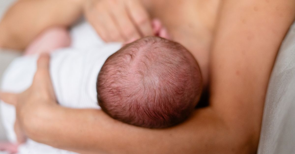 Allattamento di Notte: Consigli Pratici per Dormire Meglio e Nutrire con Serenità