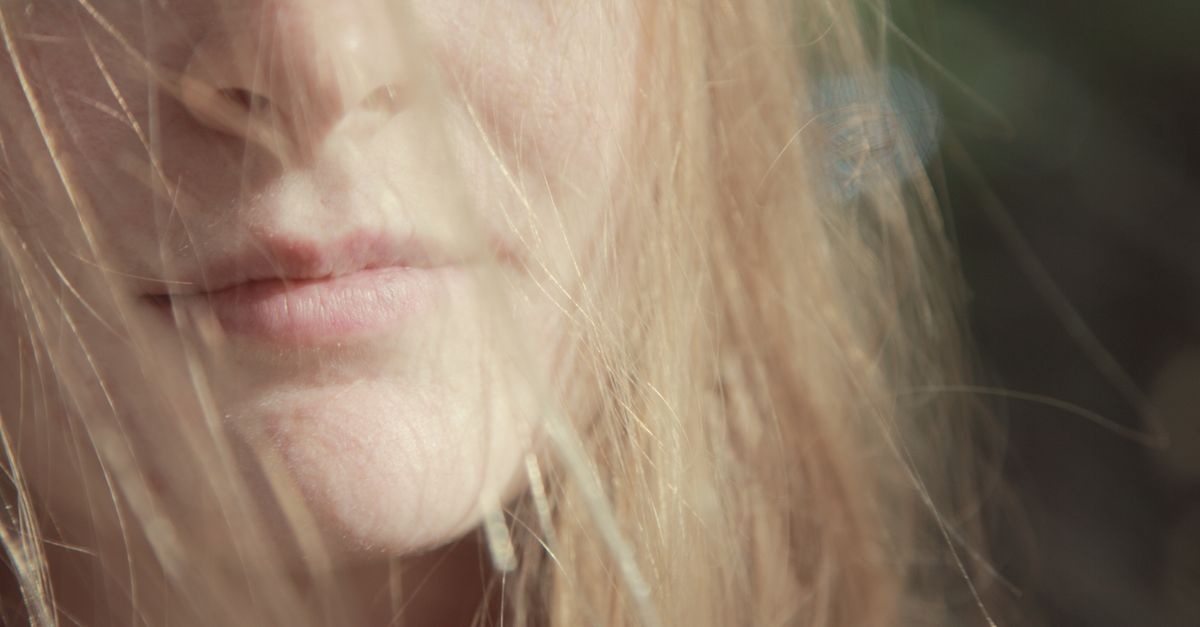 Biondo Opaco? 7 Modi per Ridare Luce e Vitalità ai Tuoi Capelli