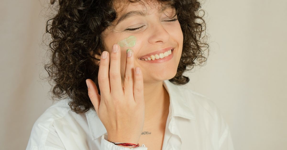 Guida pratica per combinare gli attivi skincare: le coppie vincenti (e gli errori da evitare)