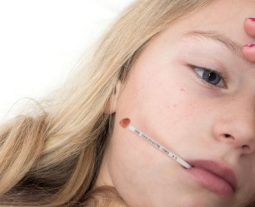 Mal di pancia nei bambini: cause, rimedi dolci e quando preoccuparsi