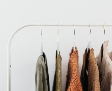 Il guardaroba capsula perfetto per l’inverno: pochi capi, mille outfit