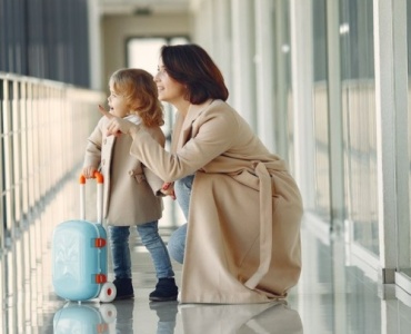 Volare con i bambini senza stress: consigli pratici per un viaggio sereno