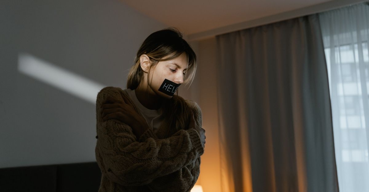 Gaslighting: i segnali più comuni da riconoscere subito (e come difenderti)