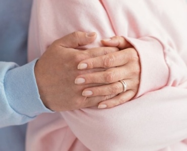 Menopausa e intimità senza dolore: consigli pratici per ritrovare benessere nei rapporti