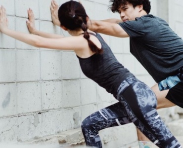 Allenamento a Parete: 10 Idee di Esercizi Semplici per Tonificarti Ovunque