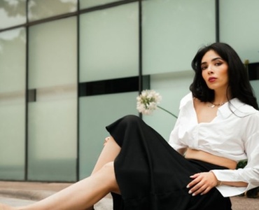 Eleganza Sussurrata: Guida allo Stile di Lusso Discreto per un Look Senza Tempo