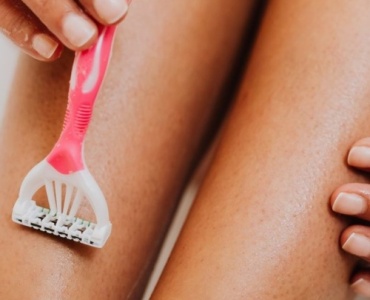 Guida alla Rasatura Delicata: Come Scegliere il Rasoio Ideale per la Pelle Sensibile